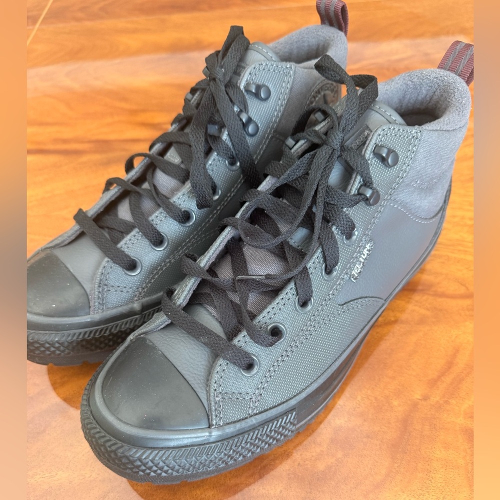 UNISEX 🔴Converse Chuck Taylor All Star Malden Street Boot W size 10 or 8 in Men